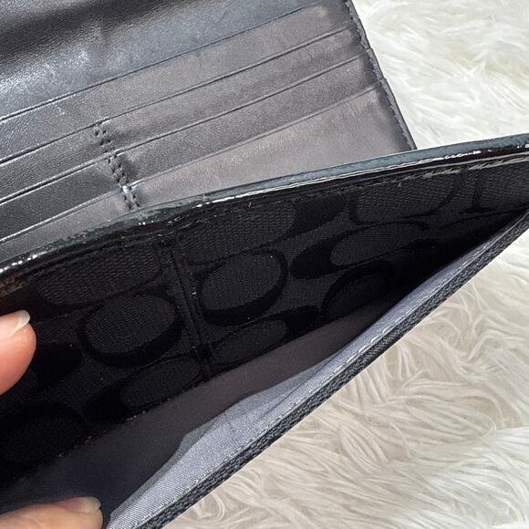 COACH Ashley Signature Canvas Jacquard  Wallet - Picture 7 of 8